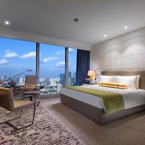 Premium King Room Lounge Access